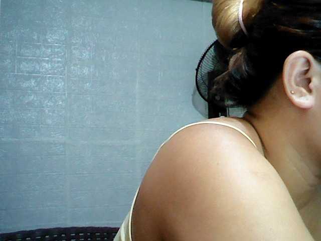 사진 zyna6914 hello guy welcome to my room help me soem token guyz thank you for all help guyz...